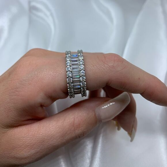 COPY - ⭐️Beautiful Diamond Baguette Three row Ring - Picture 1 of 7